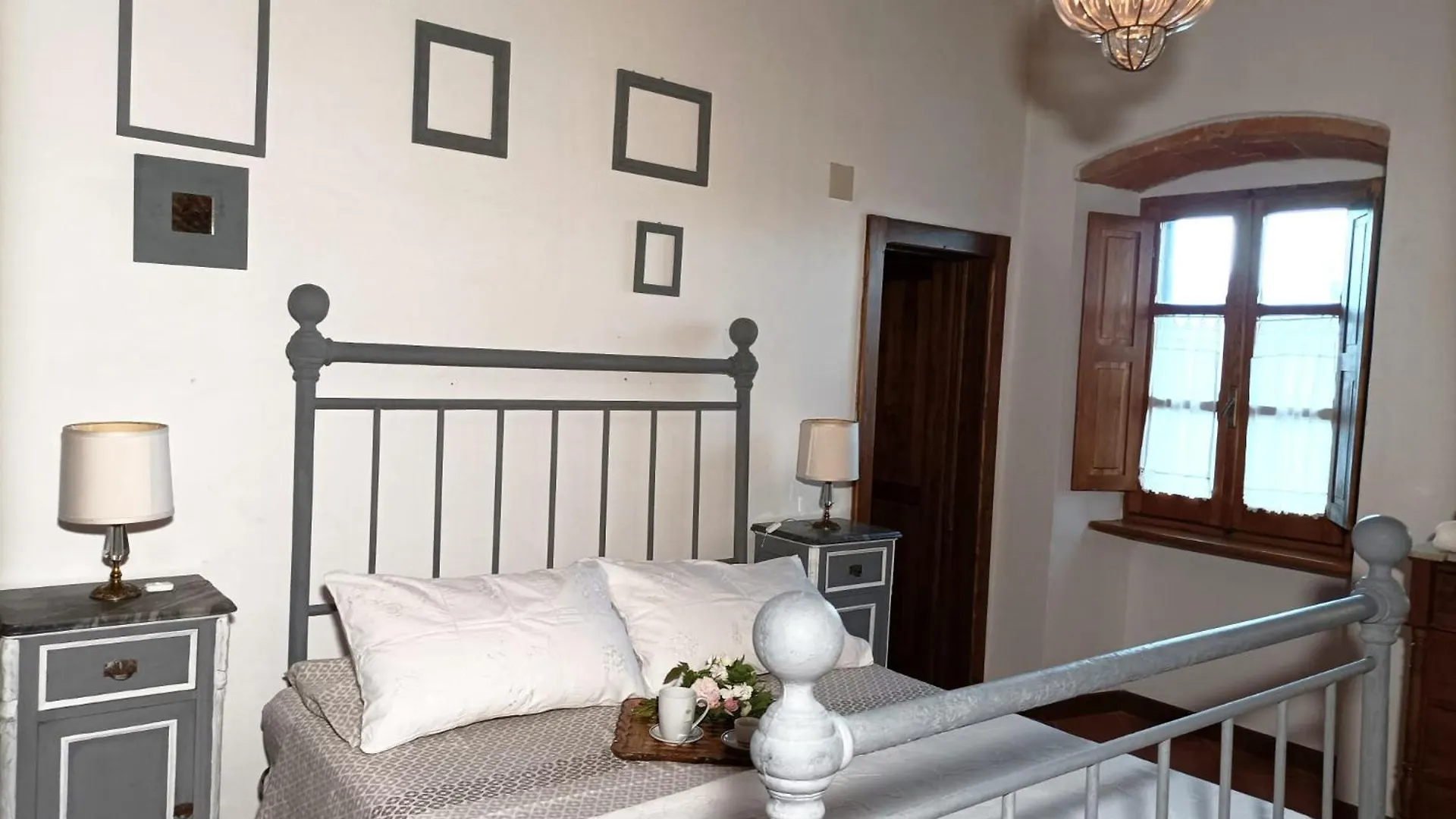 Tuscan Rooms Greve in Chianti Apartment